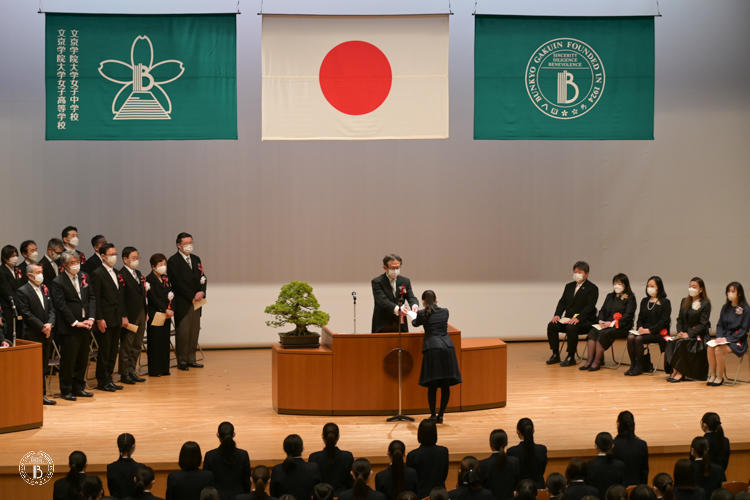 20220308_hi_graduation (10).JPG